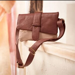 NWT Sundance Handcrafted Leather Sling Bag